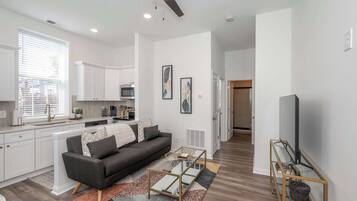 Condo, Multiple Beds, Kitchen | Living area | 40-inch TV with digital channels