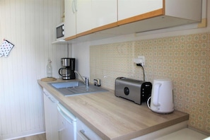 Kühlschrank, Mikrowelle, Ofen, Geschirrspüler