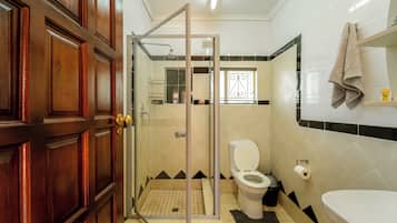 Zimmer, 1 Schlafzimmer, barrierefrei, Terrasse | Badezimmer