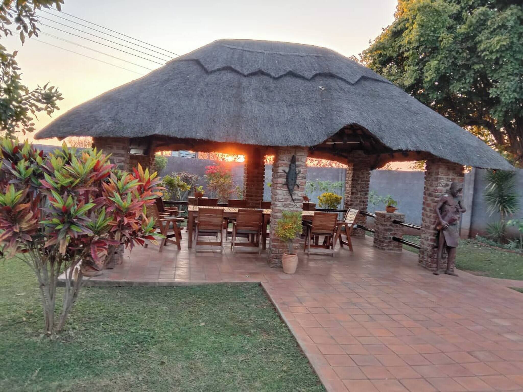 Habitación, 1 habitación, con acceso para personas discapacitadas, patio | Restaurante al aire libre