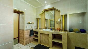 Zimmer, 1 Schlafzimmer, barrierefrei, Terrasse | Badezimmer