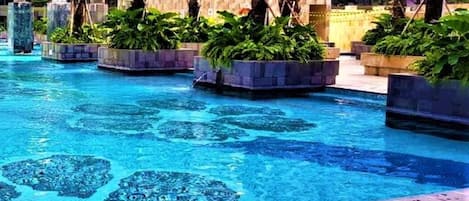 Piscine couverte, piscine extérieure