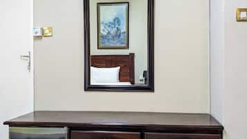 Room, 1 Bedroom, Accessible, Terrace | Interior