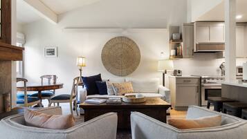 Télévision, cheminée