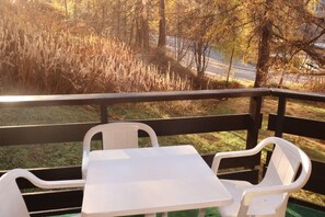Outdoor dining - 10m from ski slopes, 1st floor, balcony, tv, ski locker, 30m², Les Orres (Les Orres)