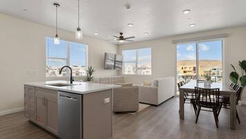 Condo, 2 Bedrooms | Private kitchen | Fridge, oven, coffee/tea maker, toaster
