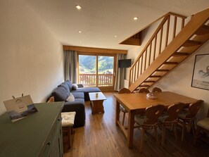 Interior - 20m from resort center, 5th floor, view resort, balcony, tv, 42m², Méribel (Méribel - Les Allues)
