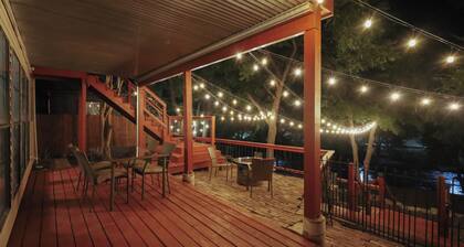 Clink on the Creek- Creekside DT Belton- Pet Friendly
