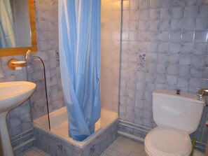 Shower - 3rd floor, view open, balcony, tv, 17m², Auris en Oisans (Auris)