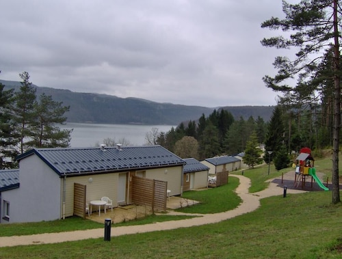 Schwimmbad, parkmöglichkeiten, fernseher, 49m², Les Rousses