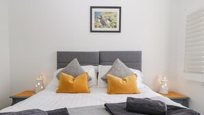 Room - Tŷ Glas (Bridgend)