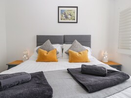 3 bedrooms, individually decorated, individually furnished, free WiFi