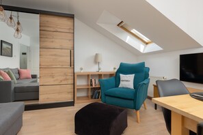 Living room - Spacious 3 Bedroom Apartment by Renters (Warsaw)