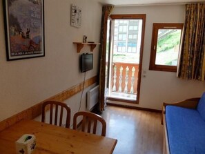 Living area - 4th floor, balcony, tv, ski locker, 17m², Tignes (Tignes)