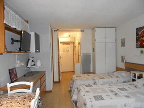 Room - 4th floor, balcony, tv, ski locker, 27m², Brides Les Bains (Brides-les-Bains)