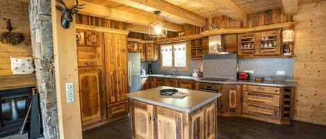 Réfrigérateur, micro-ondes, four, lave-vaisselle