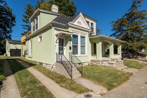 Exterior - Bourbon Trio: Walkable to Restaurants, bars, shops and the Capitol building (Frankfort)