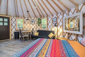 1 habitación y ropa de cama