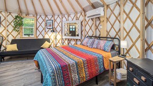1 bedroom, bed sheets