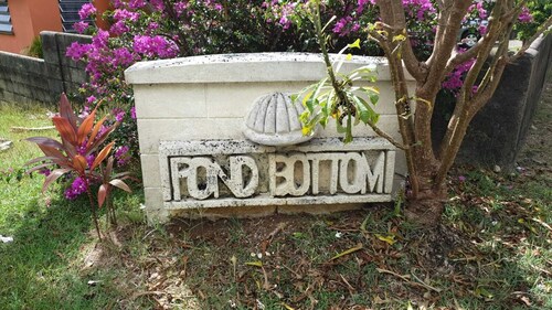 Pondbottom Apartment Hotel