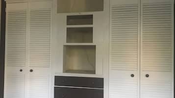 Standard Studio | Living area | Flat-screen TV