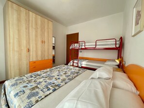 Room - Nice Apartment in Modern Residence With two Swimming Pools (Caorle)