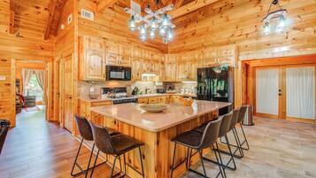 Cabin, nhiều giường, ban công | Bếp riêng | Tủ lạnh, lò vi sóng, lò nướng, bếp nấu