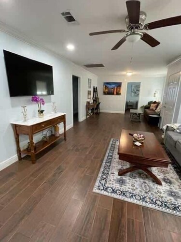 Close to LSU & Health District 3BR 2BA whole House