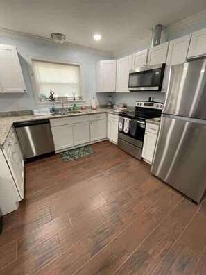 Fridge - Close to LSU & Health District 3BR 2BA whole House (Baton Rouge)