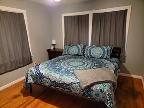 3 bedrooms, iron/ironing board, WiFi, bed sheets - Park Hill Executive/Family Getaway (Fort Smith)