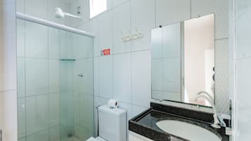 Ducha, secador de pelo, toallas