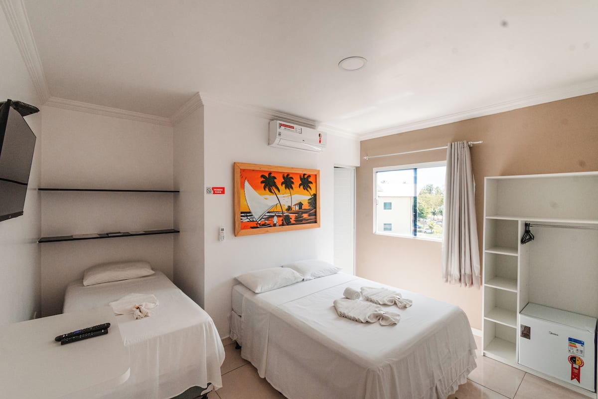 Free WiFi, bed sheets