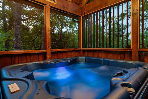 Outdoor spa tub
