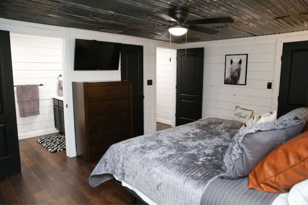 2 chambres, fer et planche à repasser, Wi-Fi gratuit, draps fournis