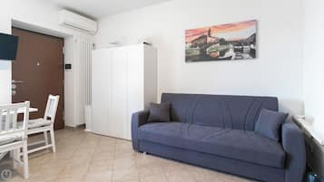 Apartment (1 Bedroom) | Interior