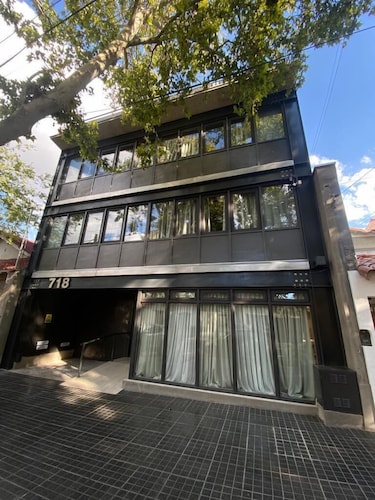 718 Rufino Petit Hotel