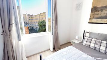 2 Schlafzimmer, Schreibtisch, Bügeleisen/Bügelbrett, kostenloses WLAN