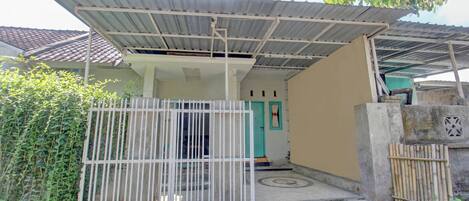 Fachada da propriedade