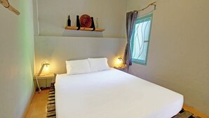 Kamar Double Deluks | Meja kerja, ruang kerja ramah laptop, Wi-Fi gratis, dan seprai linen