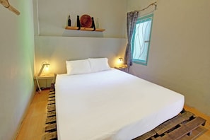 豪華雙人房 | 書桌、手提電腦工作空間、免費 Wi-Fi、床單