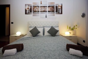 2 slaapkamers, een bureau, een strijkplank/strijkijzer, wifi