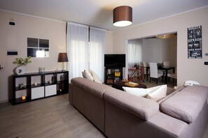 Een flatscreentelevisie