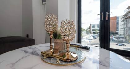 Modern 2-Bedroom Apartment in the Center of Solihull , Near to NEC