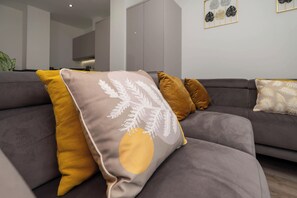 Smart TV - Modern 2-Bedroom Apartment in the Center of Solihull (Solihull)