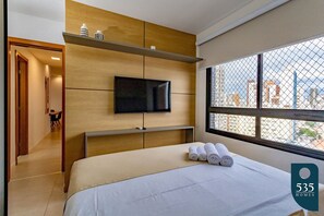 2 bedrooms, iron/ironing board, internet, bed sheets