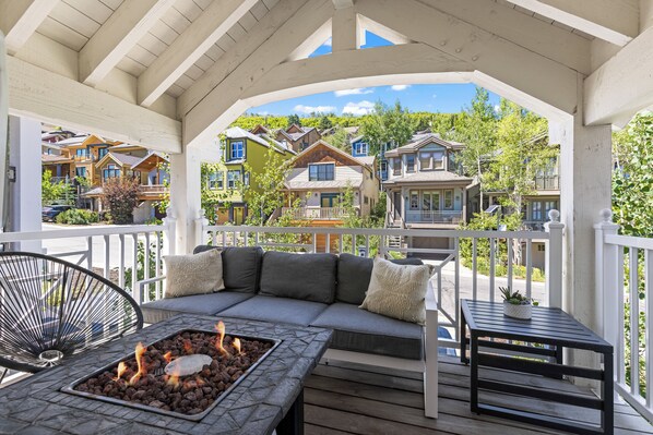 獨棟房屋, 多張床, 熱水浴缸, 山景 | 露台/庭院