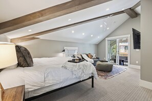 Casa, varias camas, hidromasaje, vista a la montaña | 4 habitaciones, decoración personalizada y muebles diferentes 