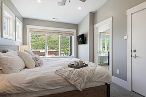 House, Multiple Beds, Hot Tub, Mountain View