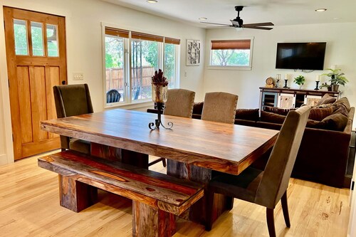 Upper apartment with deluxe kitchen, private W/D, & great location