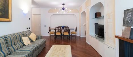 55-inch Smart TV with cable channels, TV